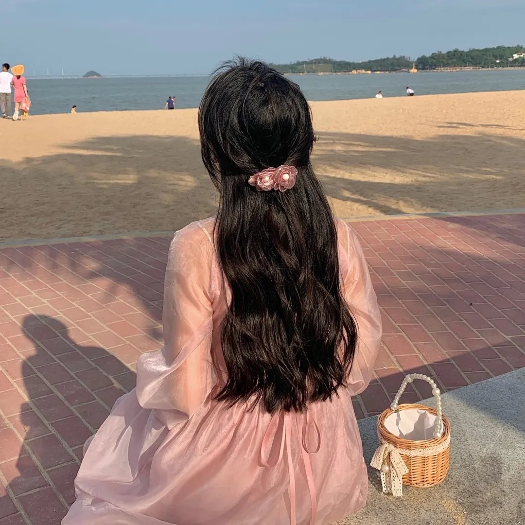某天初恋闯进来 海报